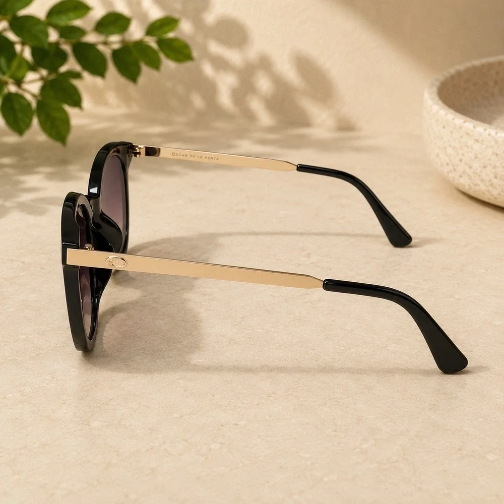 Oscar by Oscar de la Renta Fashion Cat Eye‎ Sunglasses Black Gold